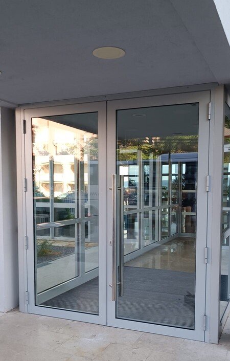 Aluminijska vrata sa staklom