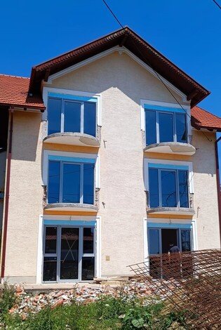 Balkonska vrata na kući